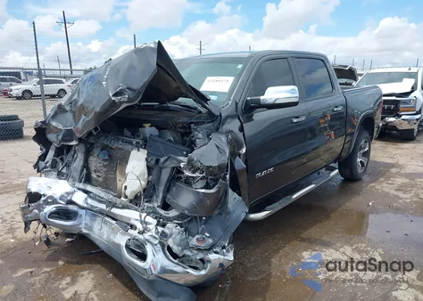 2019 Ram 1500 Laramie 4X4 5'7 Box z USA, uszkodzony, nr VIN 1C6SRFJT4KN773657